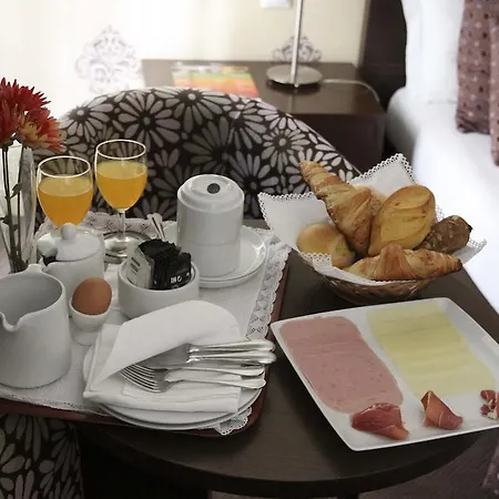 آز أمريكاس 4* أفيرو